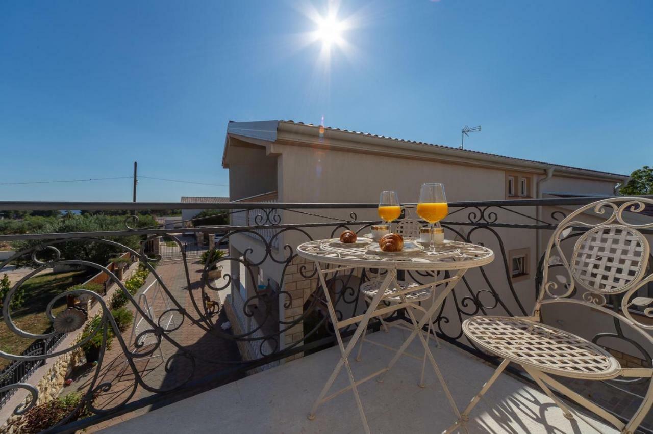 Apartment Antonio Biograd Na Moru Exterior photo